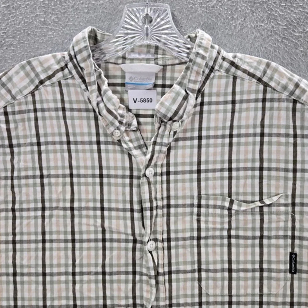 Columbia‎ Men Button Up Shirt XLT Beige Plaid Regular Fit Pocket Short Sleeve